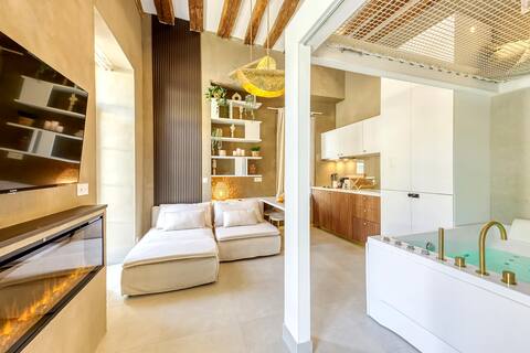 Luxury Suite - Jacuzzi & Sauna
