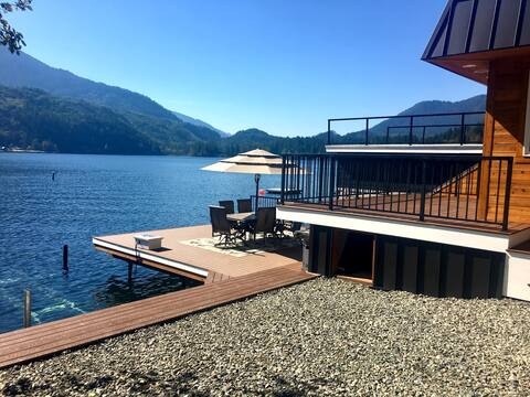 Dreamlike Lakefront Cabin on Lake Sutherland