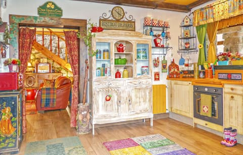 Hobbiton. Dream chalet in the Sierra