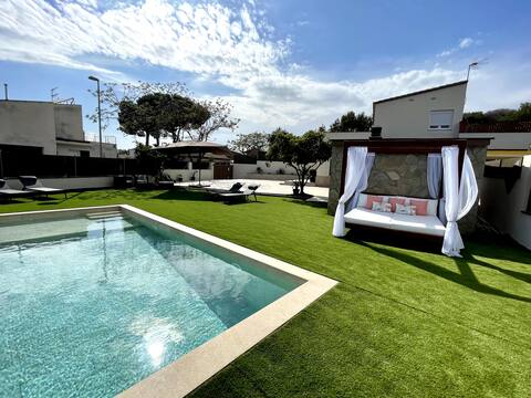Cozy house with pool