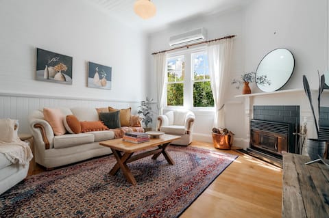 Quinn's Cottage - Central Armidale