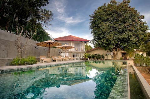 3 Room Villa with a Beautiful View & Swimming Pool