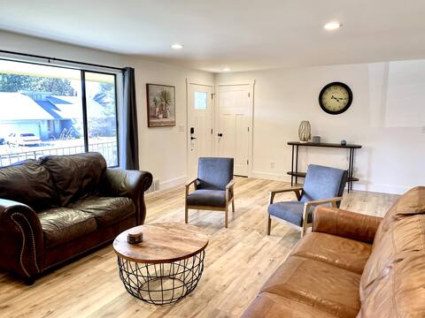 Newly remodeled bright and airy 6 bedroom home