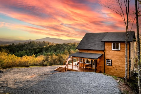 Incredible view! Private w/HotTub, Fire Pit, Wi-Fi