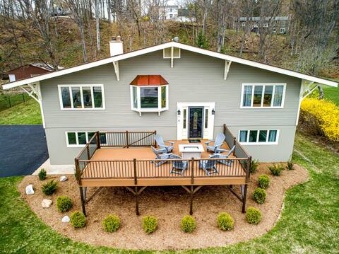 Cozy, Modern 4 Bedroom Home with Private Beach