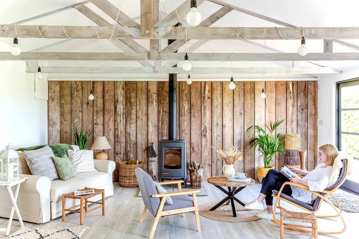 Top Airbnb: A quiet holiday retreat with extensive rural views in South Norfolk