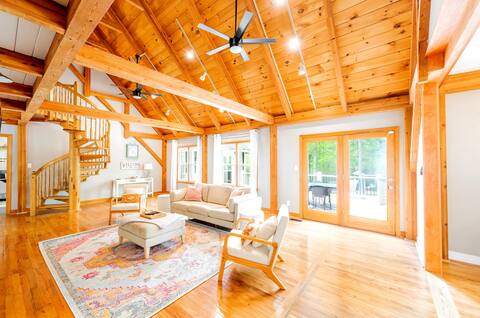 Carter Lane: 11 Bed Beautiful Waterfront Retreat