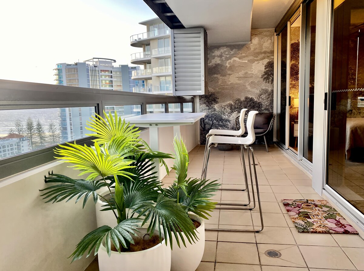 Successful Airbnb property: Ultimate Luxe - Designer Apartment with Pool in Tweed Heads