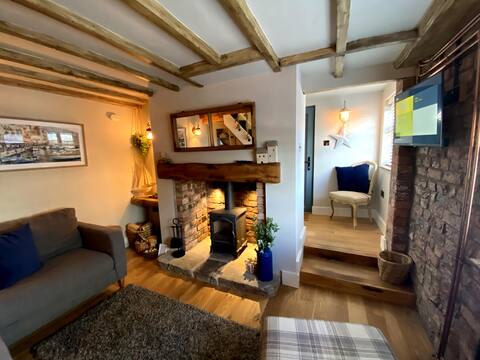Unique and charming coastal cottage