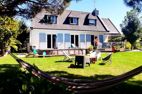 Bright house with beautiful garden near Vannes