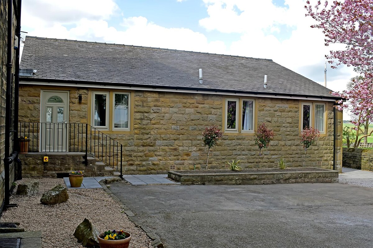 Beliebte Airbnb-Anzeige: Church View Annex, Shelley – Sleeps 8/10 – Hot tub in Kirkburton