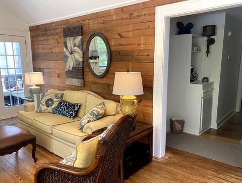 Cozy corner cottage