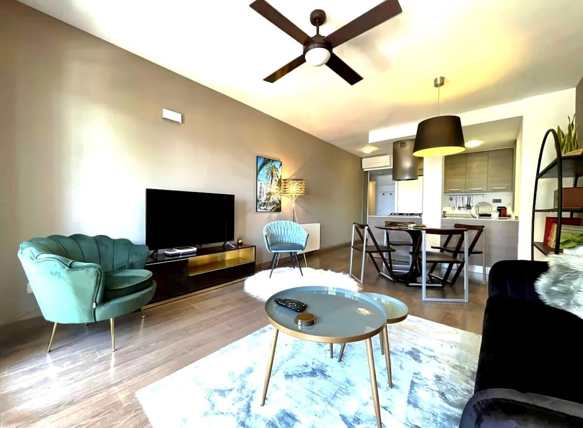 Airbnb performant: Seafront apartment. Central. Sleeps 5 à Sitges