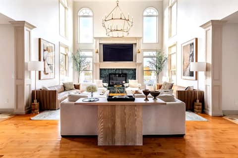 Rhinebrook Estate - 8 Bed/11Bath (Sleeps 20)