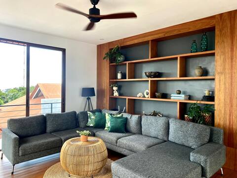 Casa Valencia: Tropical Retreat in Valencia