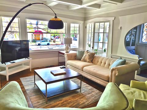 Architectural Victorian Gem 6 room 2700sf Alameda