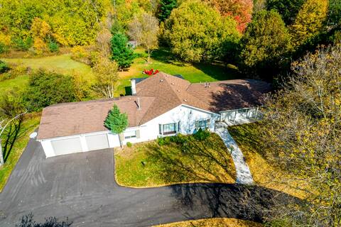 Gorgeious 5 Bedroom Countryside Cottage in King ON