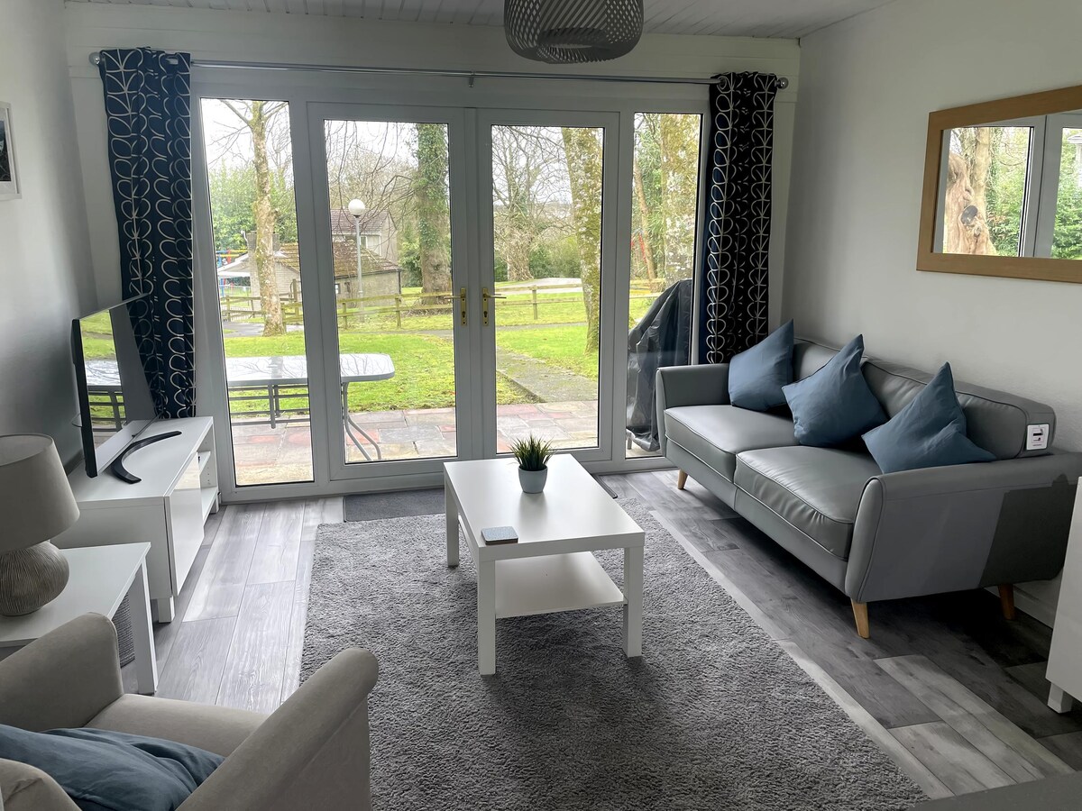 Top Airbnb: Pebbles - Lovely 2 bedroom holiday home nr Newquay in St. Enoder