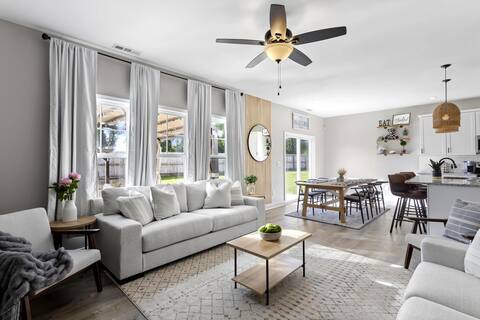 ✨MODERN 3 BEDROOM W/ PLENTY AMENITIES TO ENJOY!✨