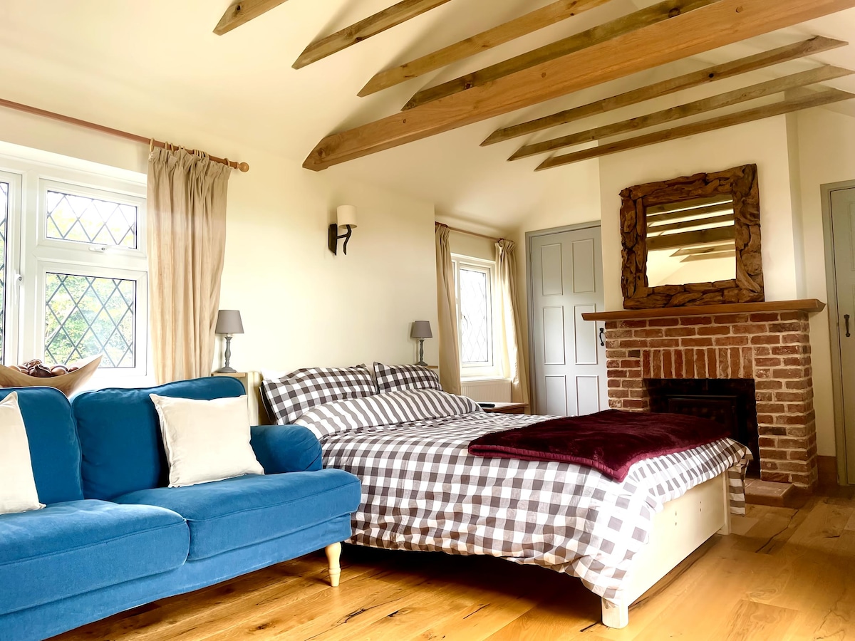 Top performing Airbnb: Private and peaceful stay at Old Smithy Cottage in Suffolk