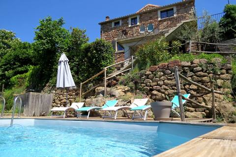 Mas Cévenol with panoramic view