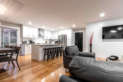 Lakeside Luxury Getaway, Grand Bend, Ontario