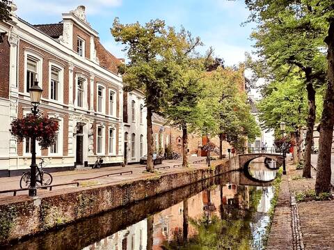 Entire Canal apartment at historic CityCenter