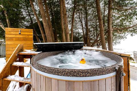 Lake Huron Sunsets at the A-Frame | Cedar Hot tub