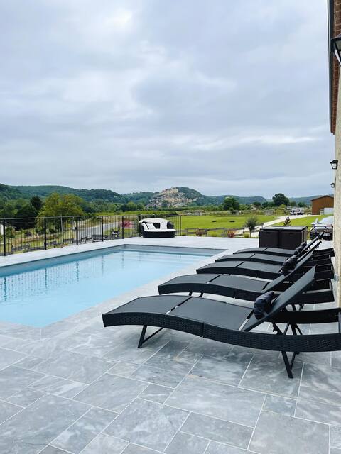 Villa with pool and views of Beynac Castle