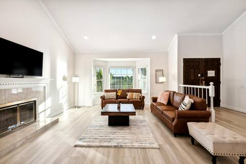 Lovely Villa /w amazing pool Sleeps 16 Disneyland