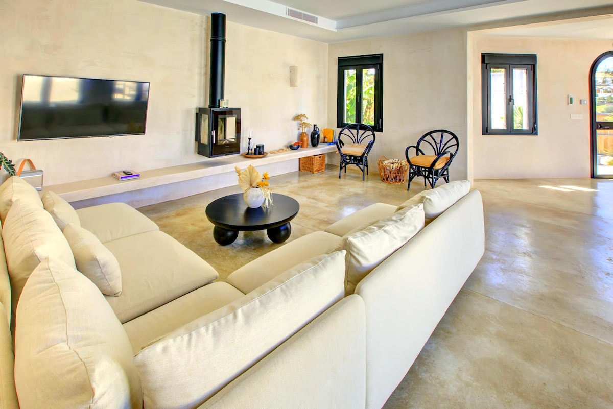 Annonce Airbnb populaire: Design | Beach | Heated pool | ECO 100 % Solar à Conil De La Frontera