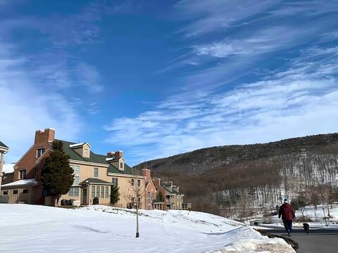 Gorgeous Mountain Home at Whitetail Resort