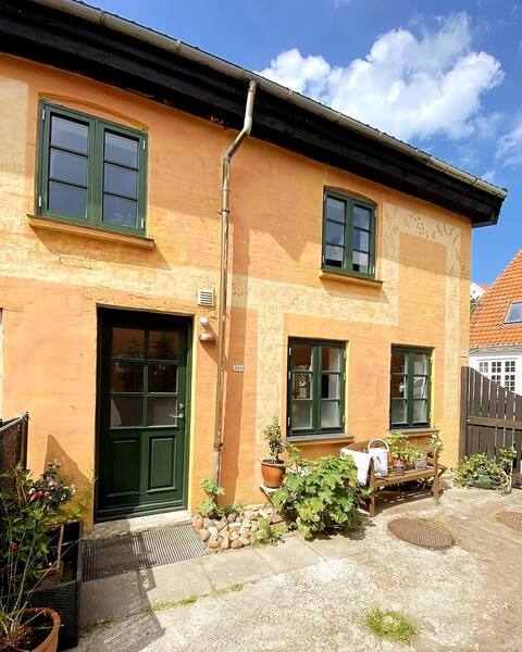Townhouse on the water side in Hundested by Lynæs Havn