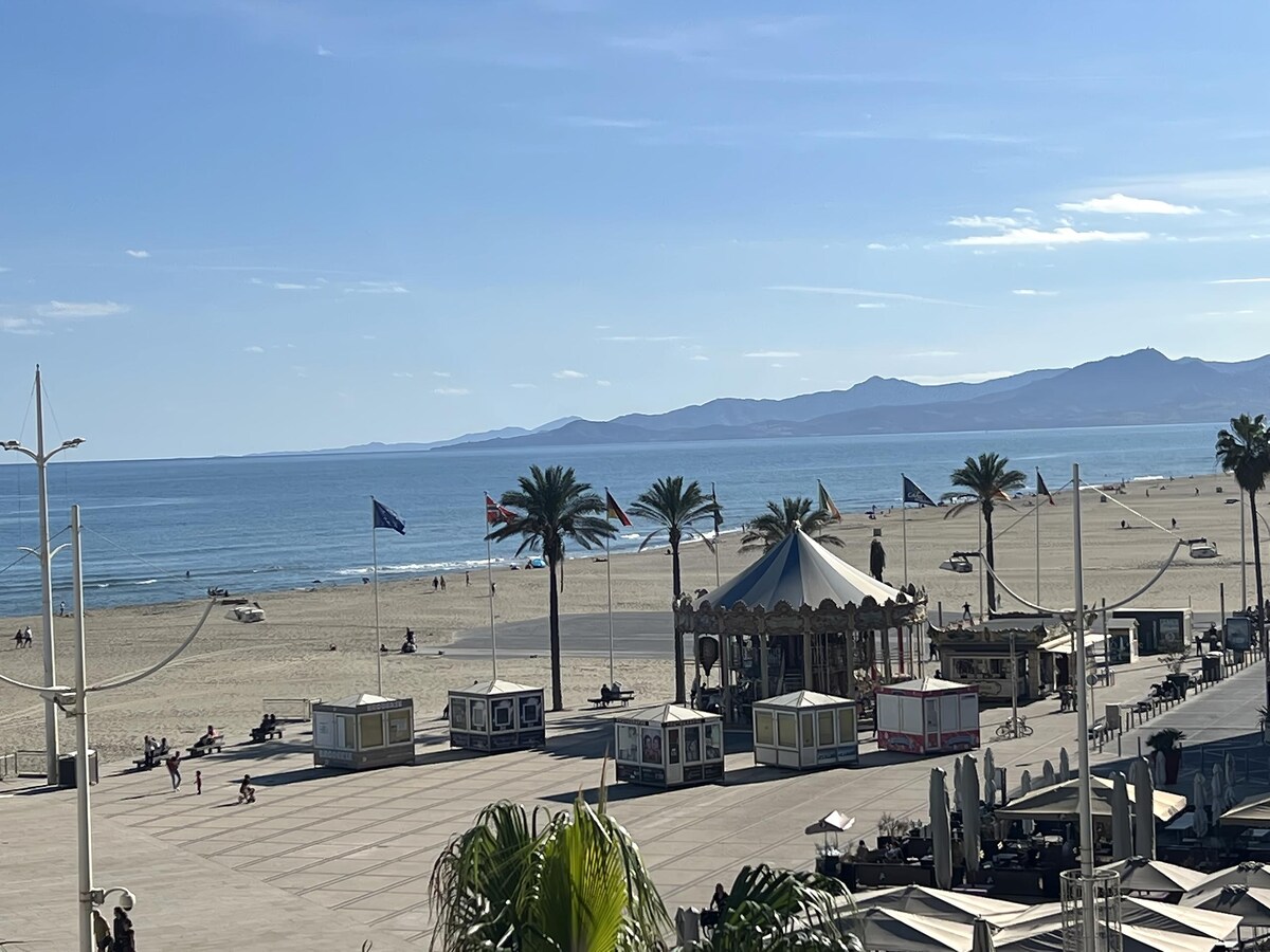 Top Airbnb: Beautiful Sea View Heart Station F2 45 m2
Parking à Canet En Roussillon