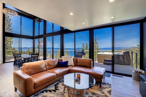 LuxuryEstate~Sleeps 8~Hot Tub~Sweeping Lake Views!