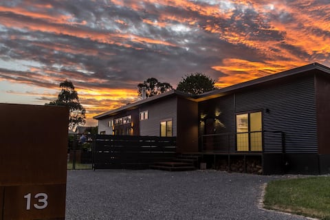 "Rust on Kiparra" Rustic, modern and artistic home