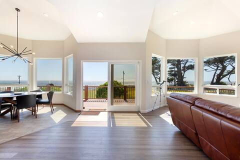 Beach-front estate with panoramic ocean views!