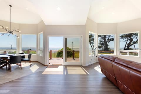 Beach-front estate with panoramic ocean views!