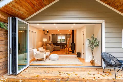 Hockley Riverside Cottage • Loft and Bunkie