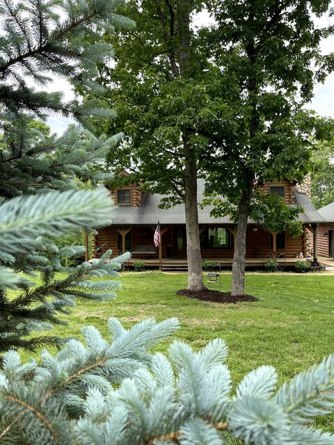 Real Log Cabin with Pool or Hot Tub @ Blue Springs