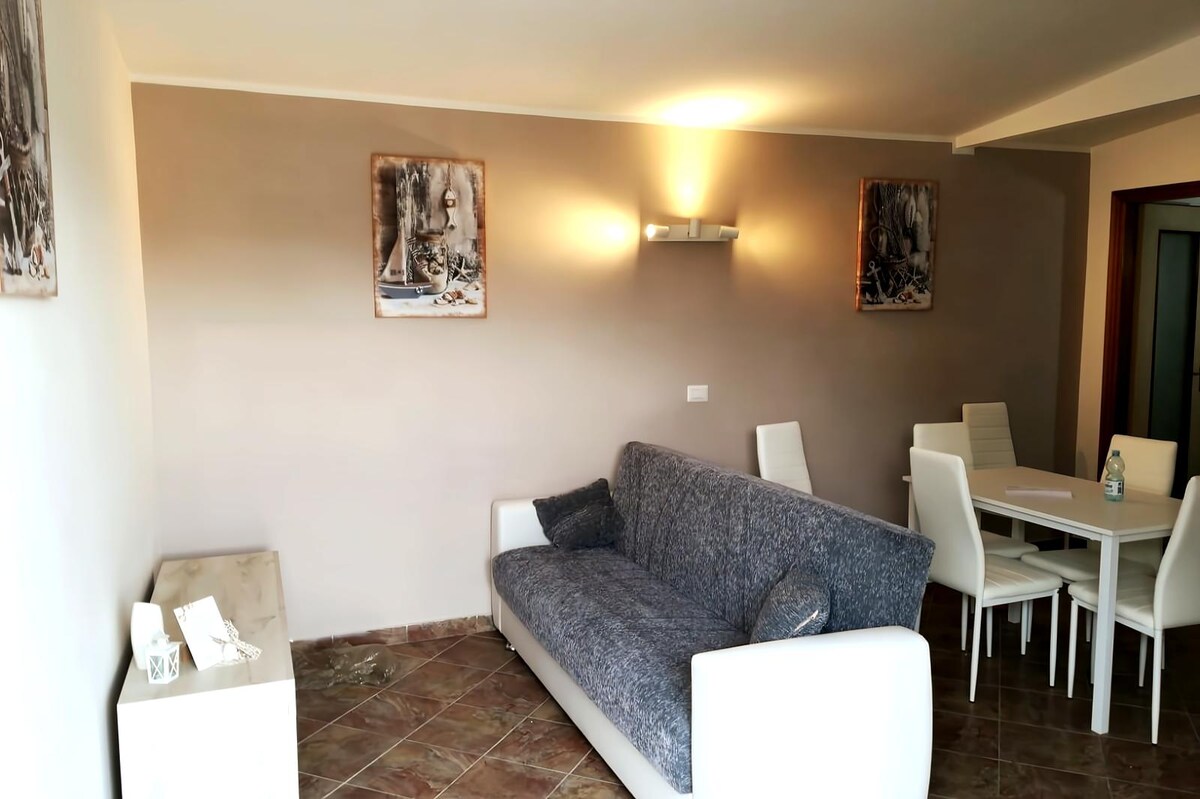 Annonce Airbnb populaire: Detached house with parking space, 300 meters from the sea à Fondi