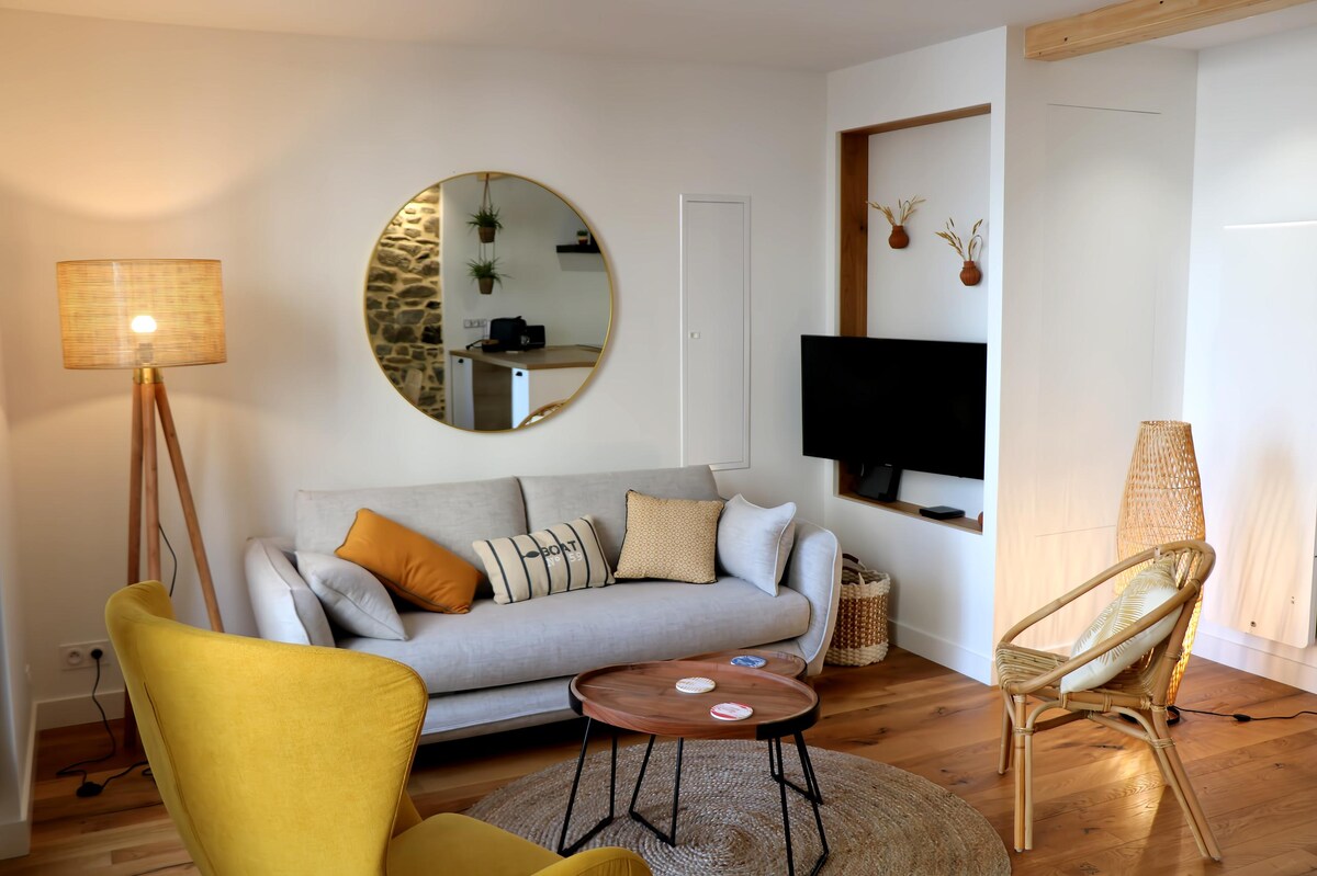 Top Airbnb: Charming apartment - center of Vannes in Vannes