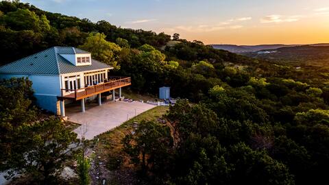 Hillside Glass House Nestled in Bird Sanctuary