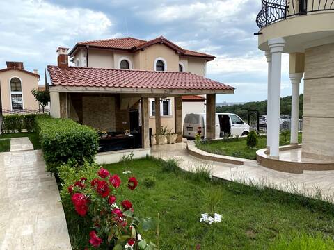 Lovely Villa- "FAITH" Including Pool & BBQ