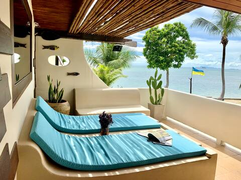 Rare 2-Bedrooms villa on the beach