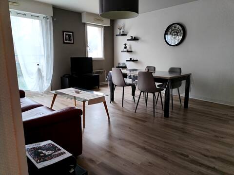 Beautiful apartment with gated garage in the city center