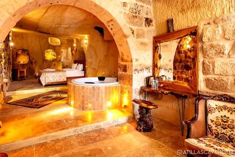 Atilla's Cave Hotel with Turkish Bath + Jacuzzi
