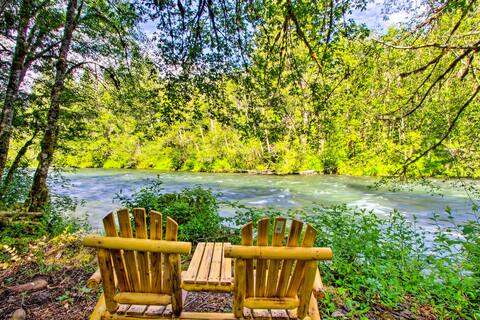 McKenzie Bridge River House near Sahalie Falls