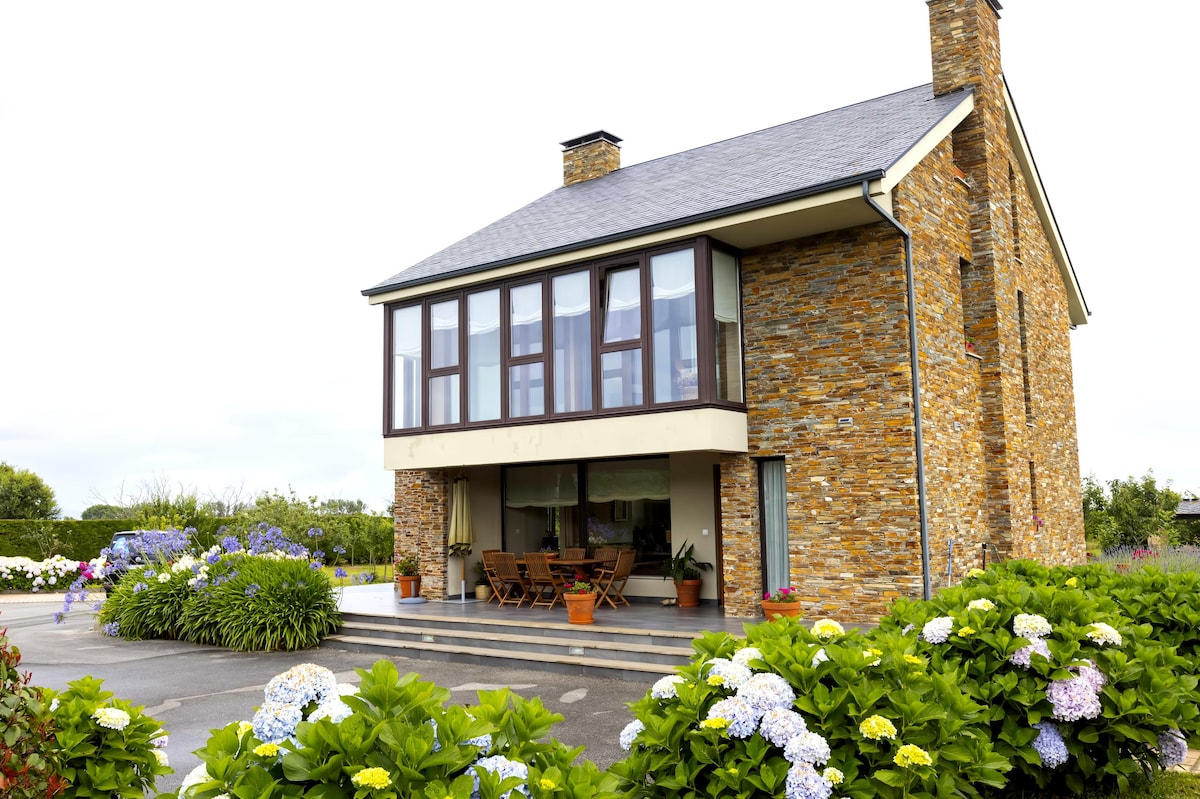 Top Airbnb: Cozy house near Las Catedrales beach en Ribadeo