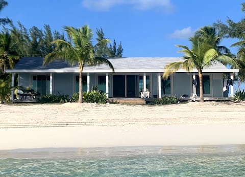 Beautiful Oceanfront Home in Casuarina Point